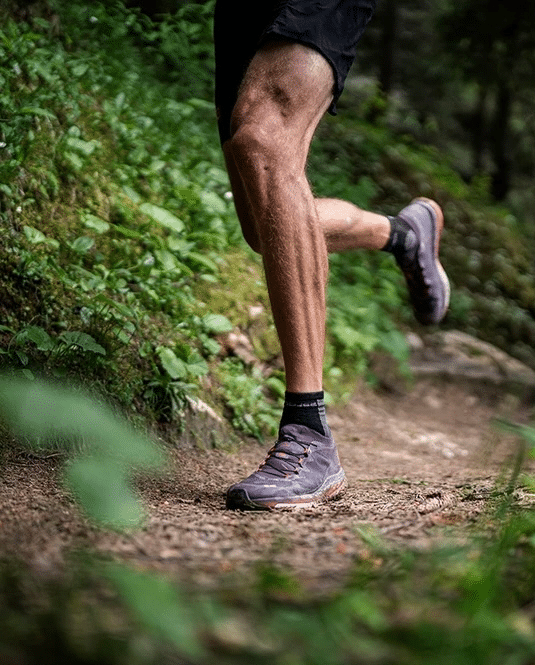 Courir en montagne ou en ile de France avec des produits de sports pour toute la pratique du trail, metacross salomon, chaussures de trail running, gore tex