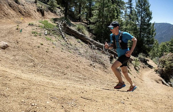 séances de côtes, course à pied, force avec fractionné en côte, plan pour une meilleure récupération, courir en côte, ultra trail avec faux plat