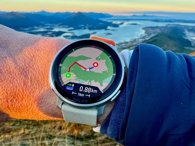 Garmin Fenix 7s vs Polar Vantage V3 avec écran Amoled et test des produits de la marque