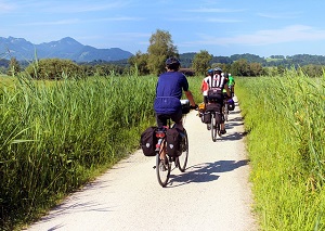 Conseils cyclisme : vous pouvez pratiquer cette activité sportive à plusieurs. © Fotolia