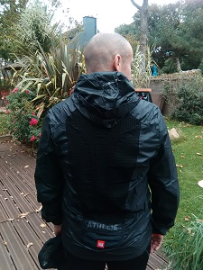 dos de la veste de trail Compressport Hurricane